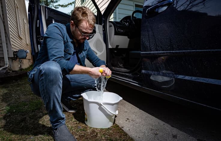 Keep Your Car Sparkling Clean This Autumn!